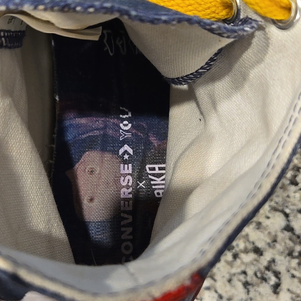 LIMITED EDITION CORALINE Converse Navy and Yellow Star Sneakers - Picture 5 of 16